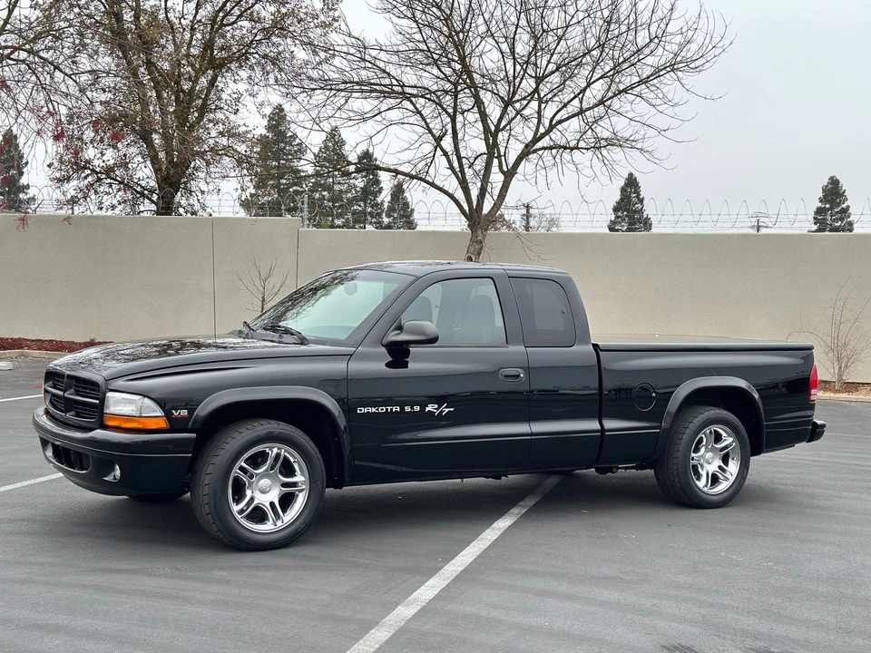 2000 Dodge Dakota 2nd Gen - Image 2 of 31