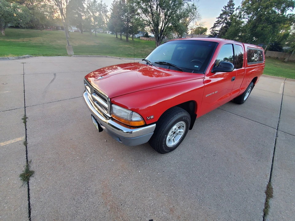 2000 Dodge Dakota 2nd Gen - Image 2 of 31