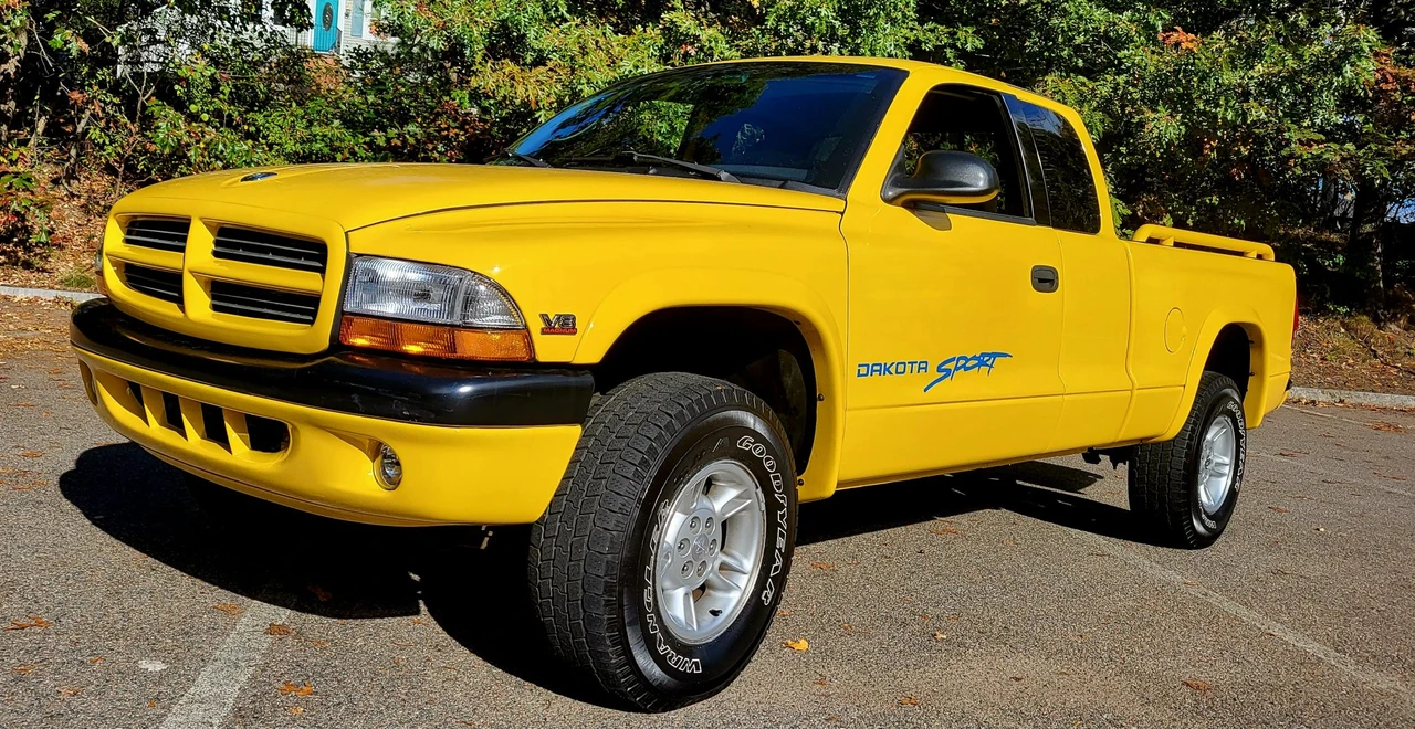 2000 Dodge Dakota 2nd Gen - Image 2 of 31