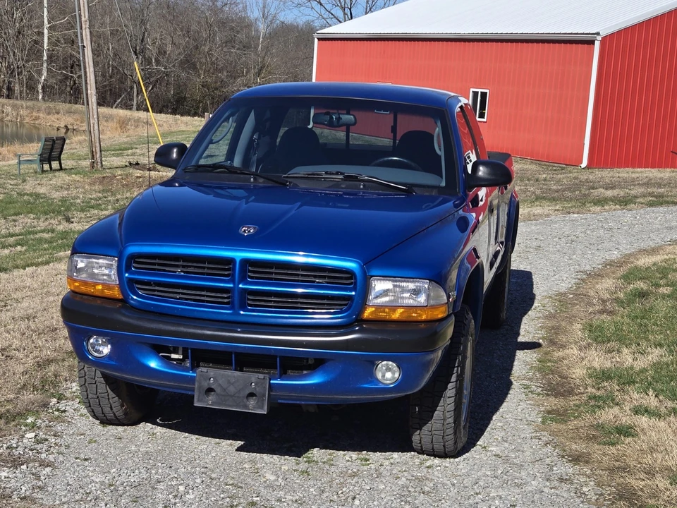 2000 Dodge Dakota 2nd Gen - Image 2 of 31