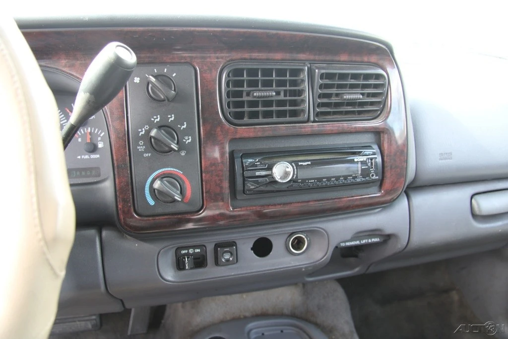 2000 Dodge Durango 1st Gen - Image 17 of 21