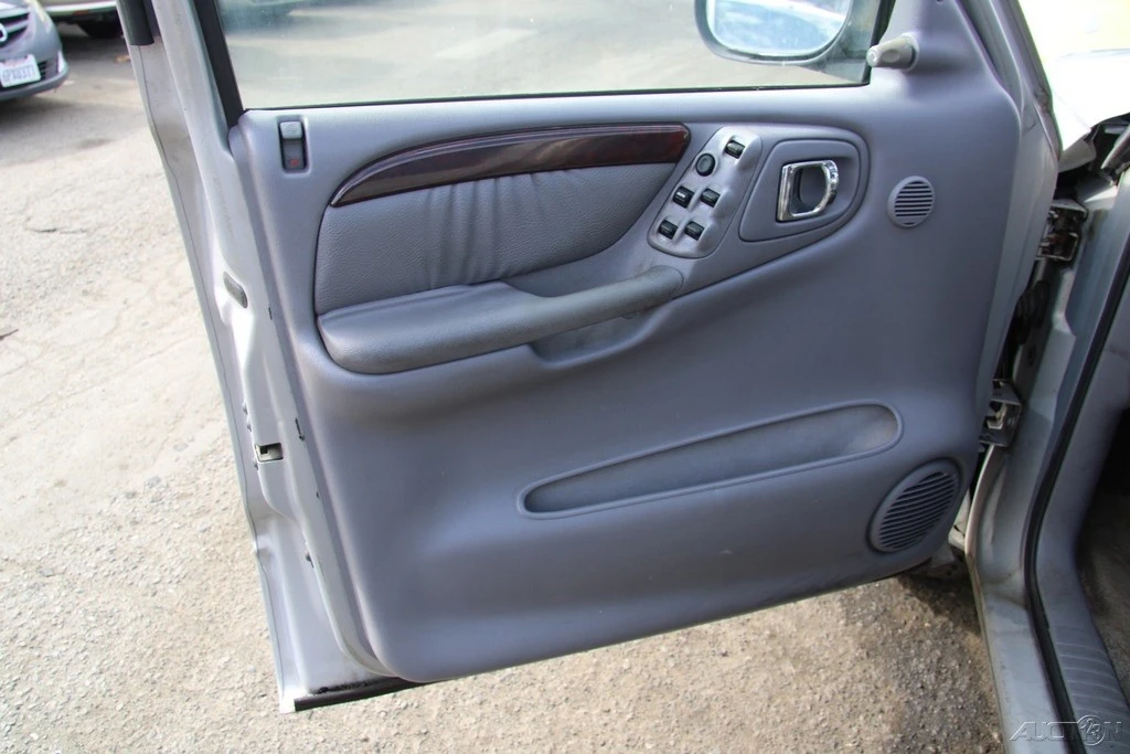 2000 Dodge Durango 1st Gen - Image 11 of 21