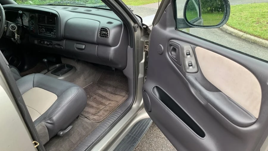 2000 Dodge Durango 1st Gen - Image 10 of 20