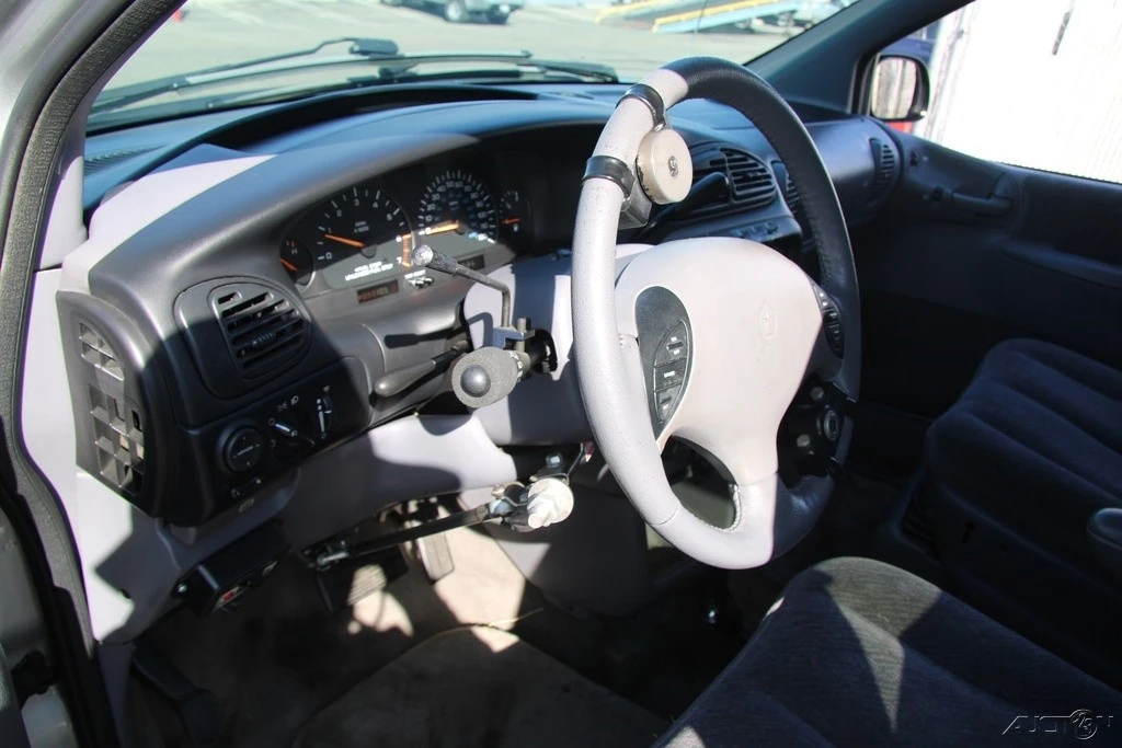 2000 Dodge Caravan - Image 16 of 21