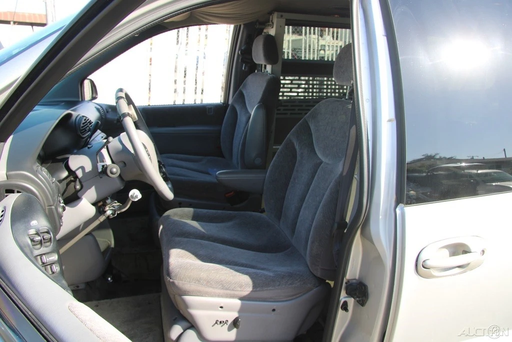 2000 Dodge Caravan - Image 15 of 21
