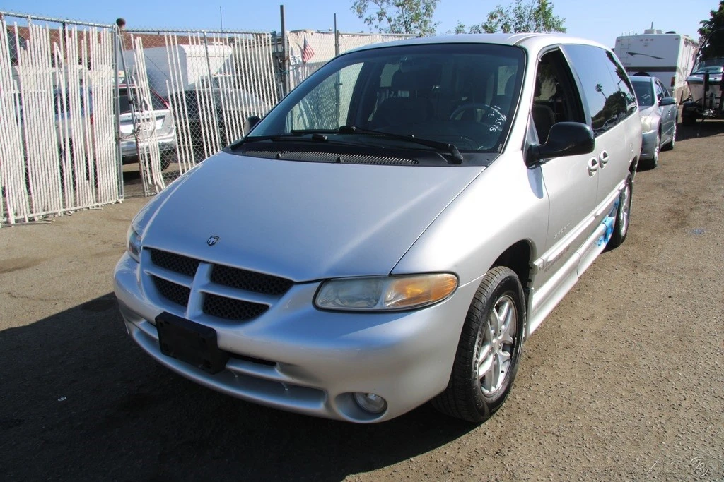 2000 Dodge Caravan - Image 2 of 21