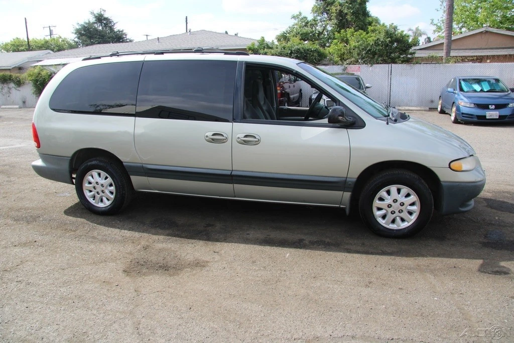 2000 Dodge Caravan - Image 9 of 21