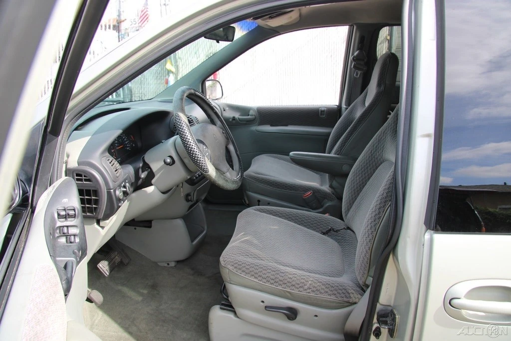 2000 Dodge Caravan - Image 14 of 21