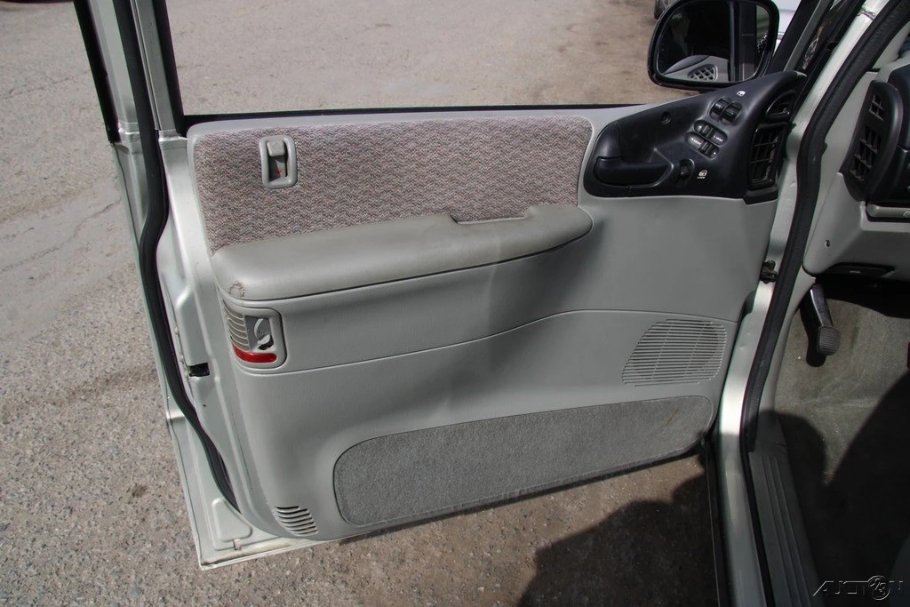 2000 Dodge Caravan - Image 13 of 21