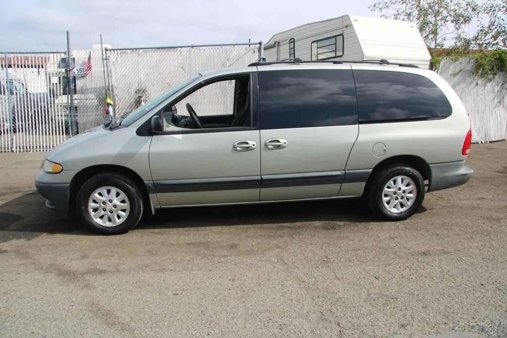 2000 Dodge Caravan - Image 3 of 21