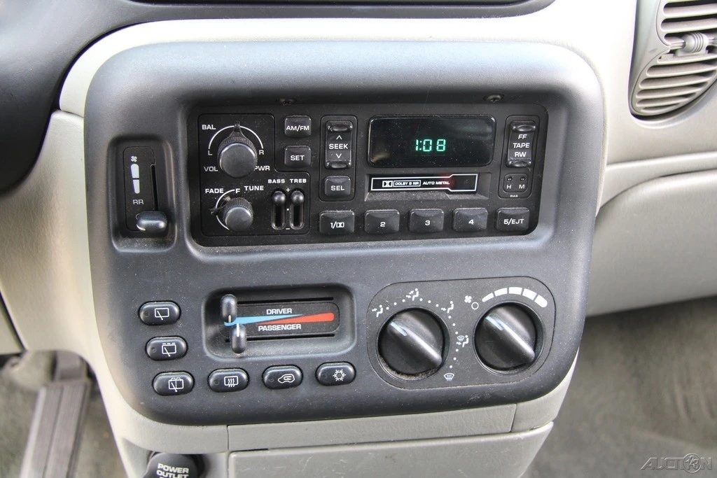 2000 Dodge Caravan - Image 18 of 21