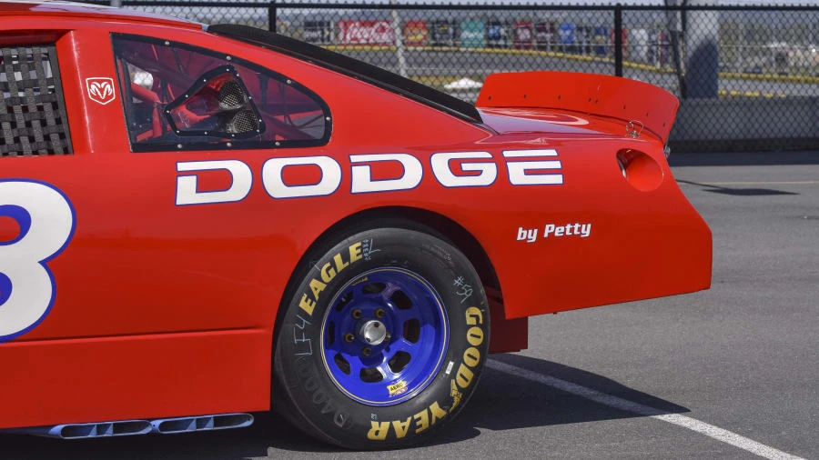 2000 Dodge Intrepid - Image 11 of 12