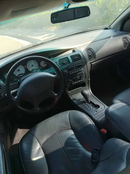 2000 Dodge Intrepid - Image 6 of 18