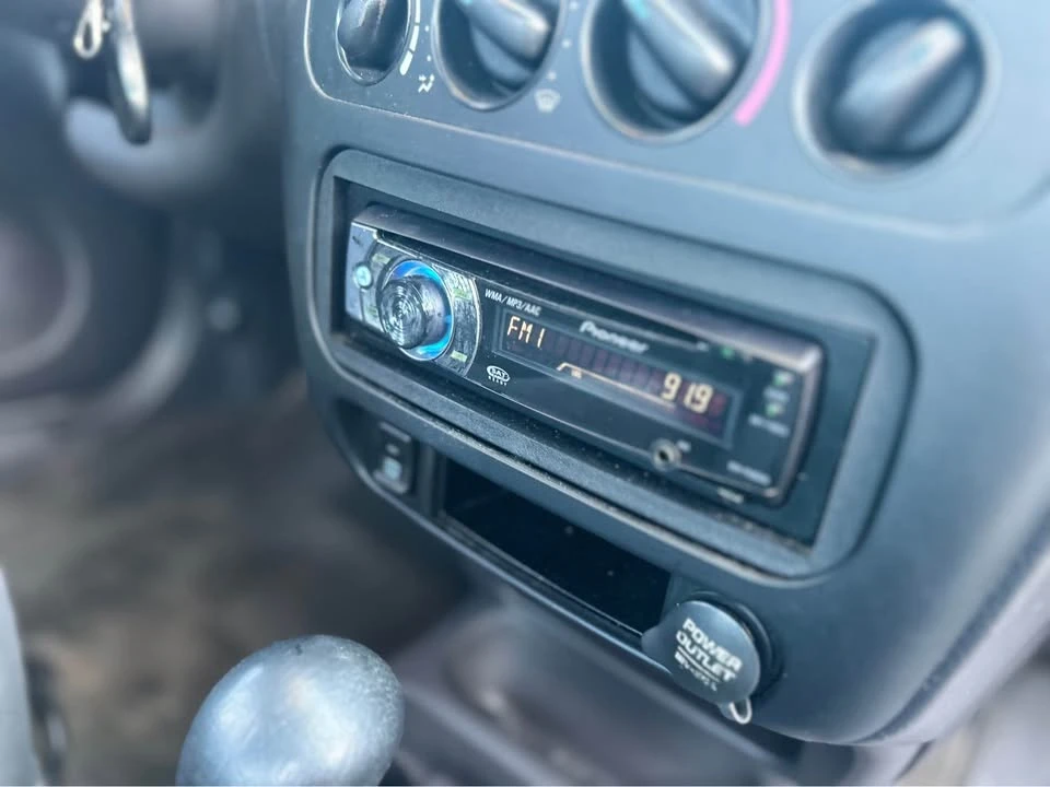 2000 Dodge Neon - Image 16 of 16