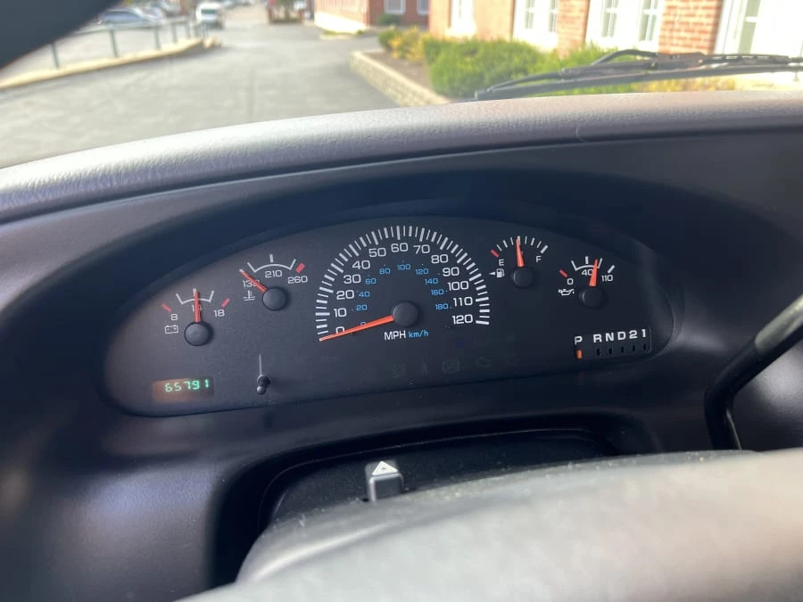 2000 Dodge Ram Van - Image 8 of 9