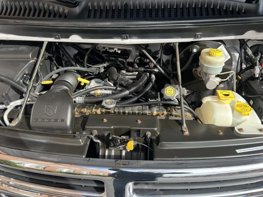 2000 Dodge Ram Van - Image 9 of 9