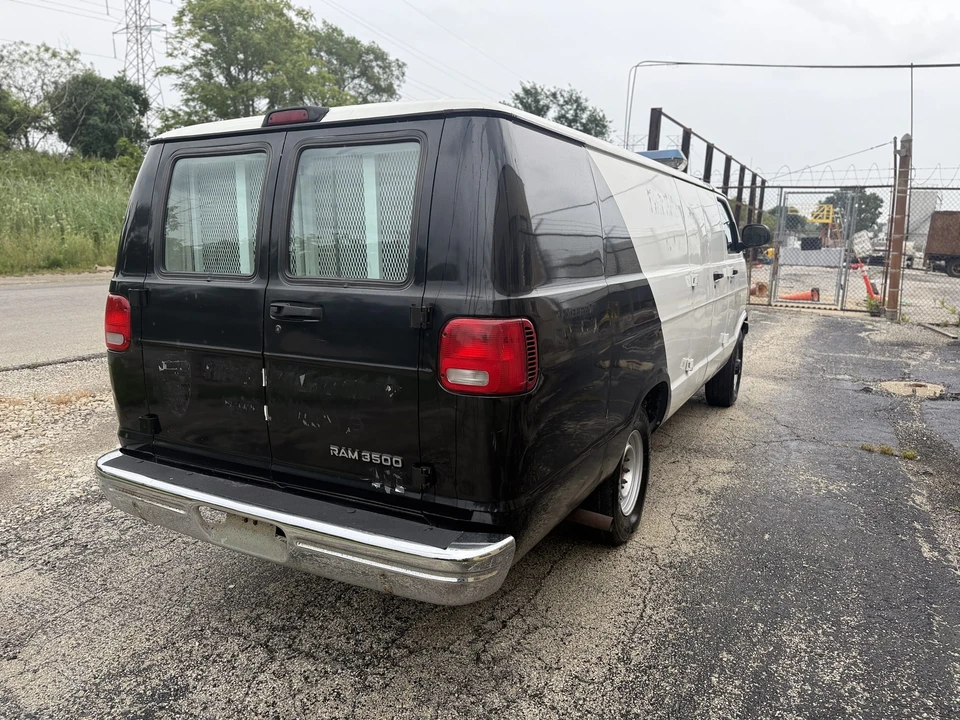 2000 Dodge Ram Van - Image 30 of 31
