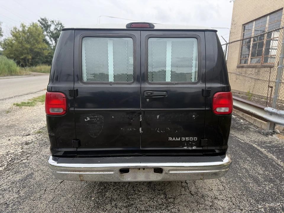 2000 Dodge Ram Van - Image 31 of 31