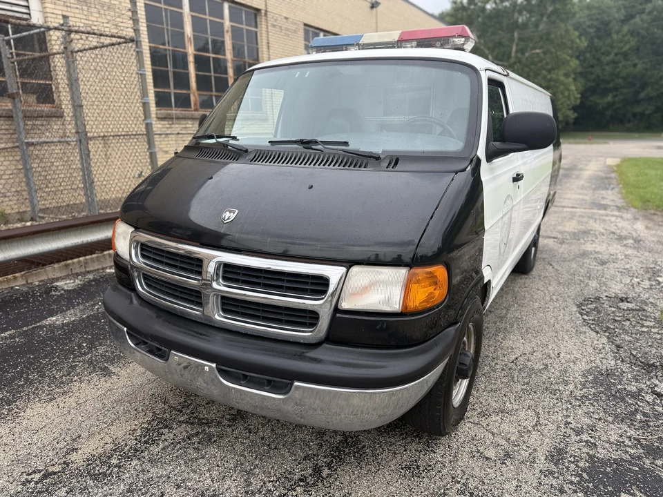 2000 Dodge Ram Van - Image 21 of 31
