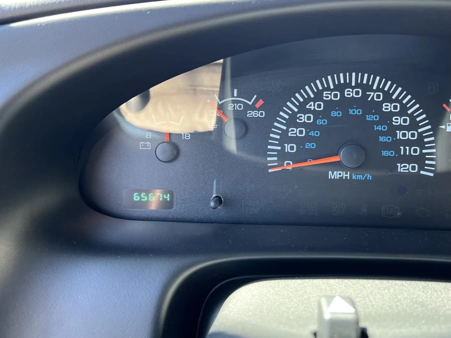 2000 Dodge Ram Van - Image 5 of 13