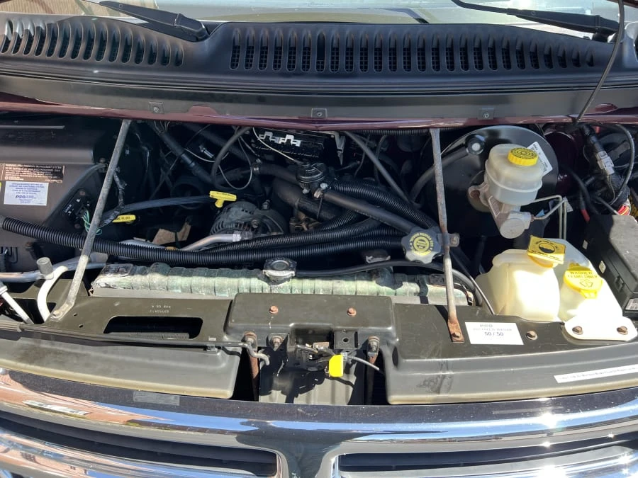 2000 Dodge Ram Van - Image 13 of 13
