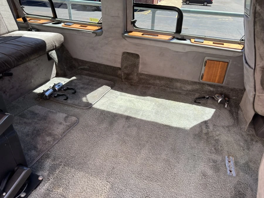 2000 Dodge Ram Van - Image 12 of 13