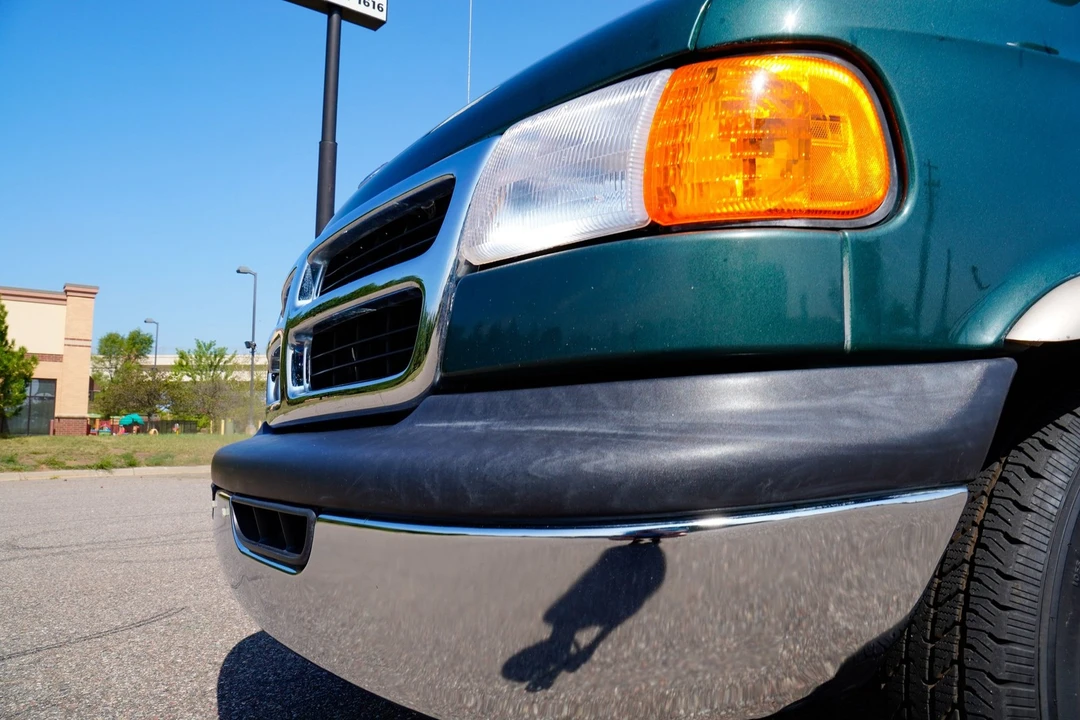 2000 Dodge Ram Van - Image 23 of 31