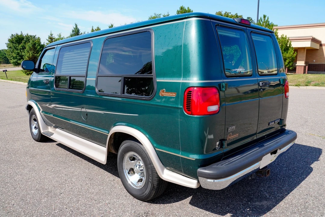2000 Dodge Ram Van - Image 6 of 31