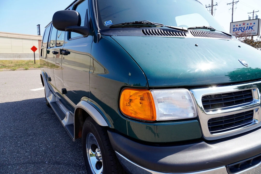 2000 Dodge Ram Van - Image 28 of 31