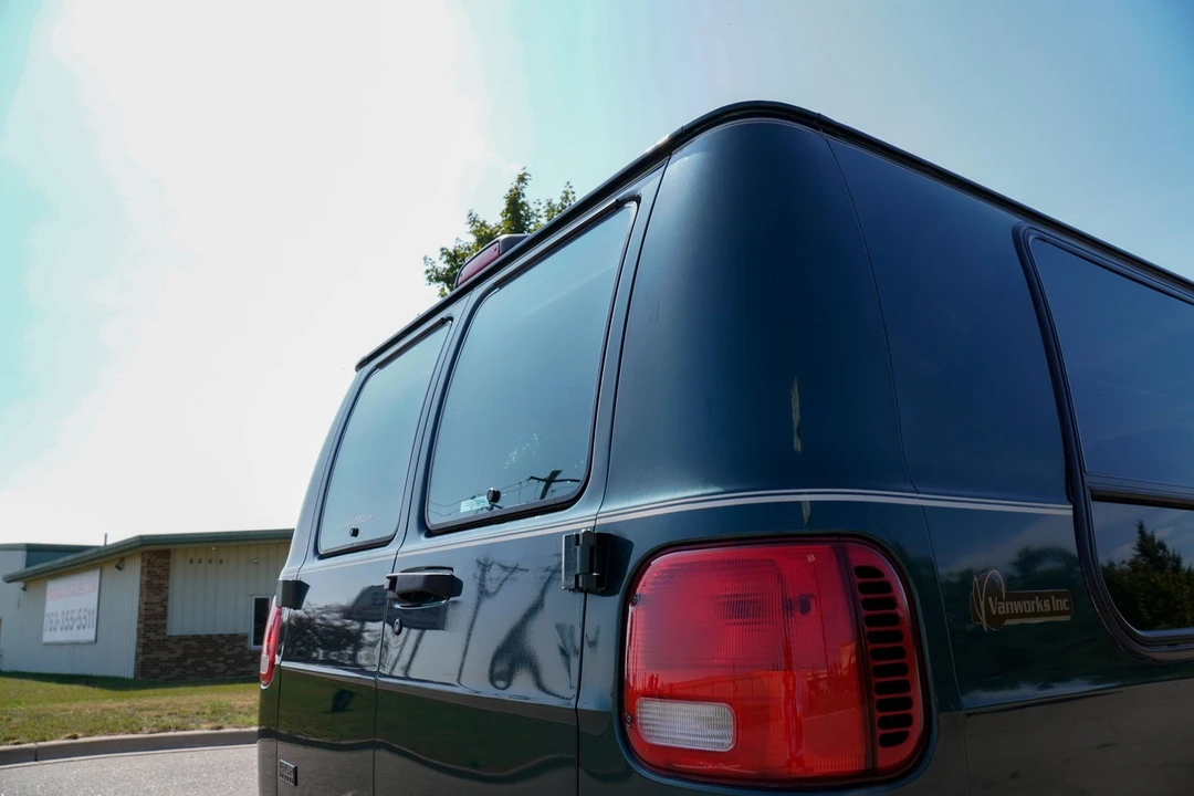 2000 Dodge Ram Van - Image 30 of 31