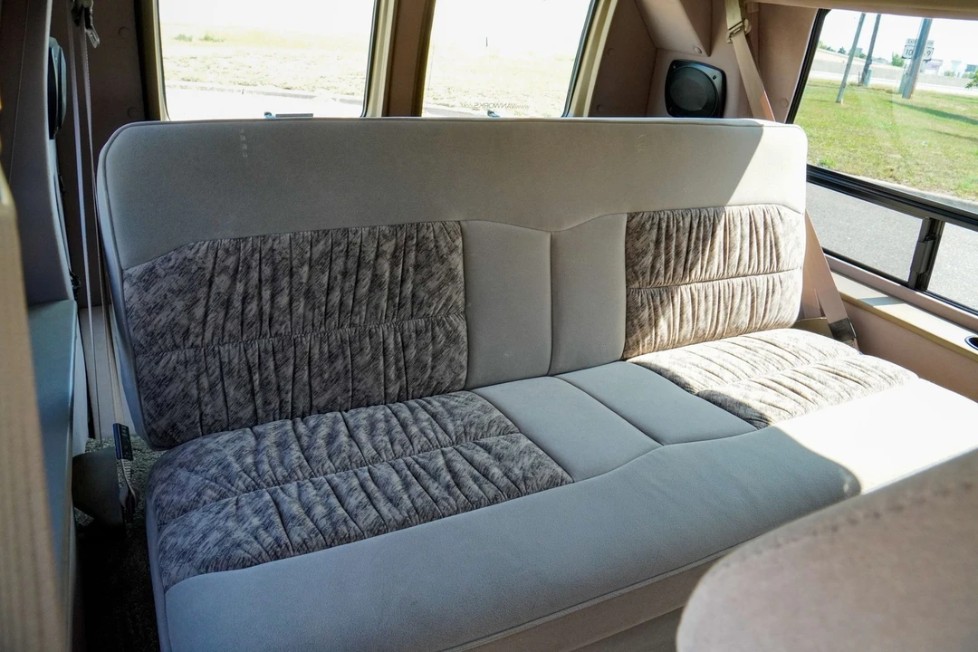 2000 Dodge Ram Van - Image 18 of 31