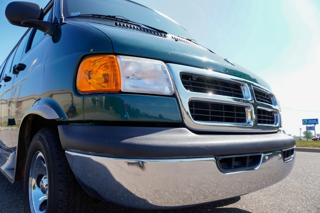 2000 Dodge Ram Van - Image 26 of 31