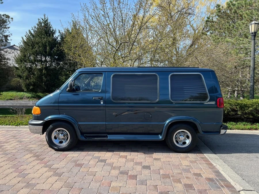 2000 Dodge Ram Van - Image 2 of 14