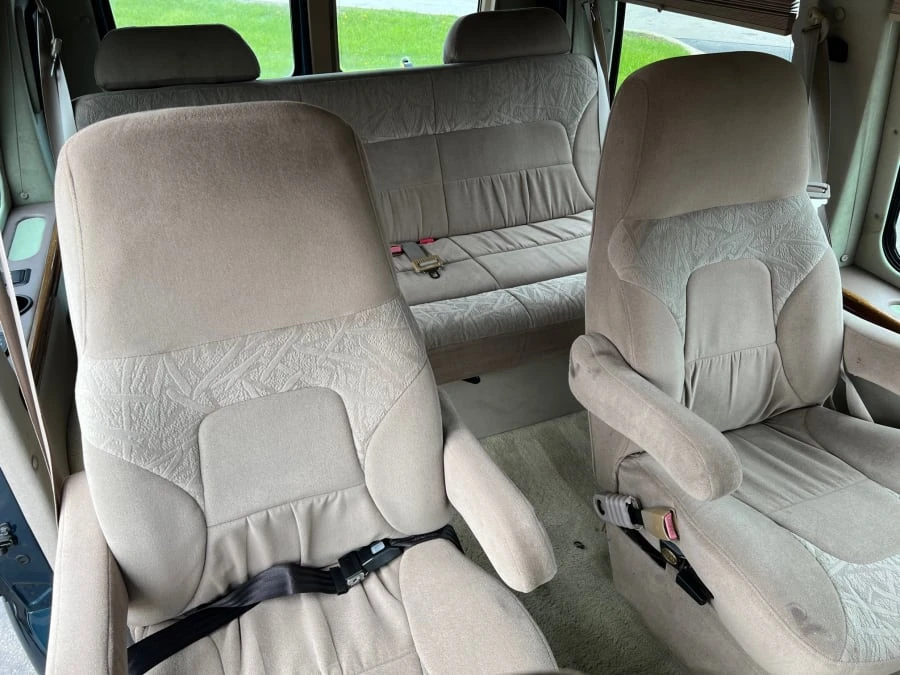 2000 Dodge Ram Van - Image 9 of 14