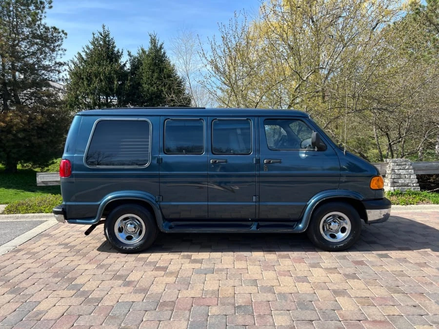 2000 Dodge Ram Van - Image 13 of 14