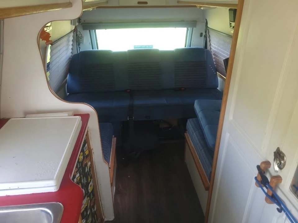 2000 Dodge Ram Van - Image 9 of 11