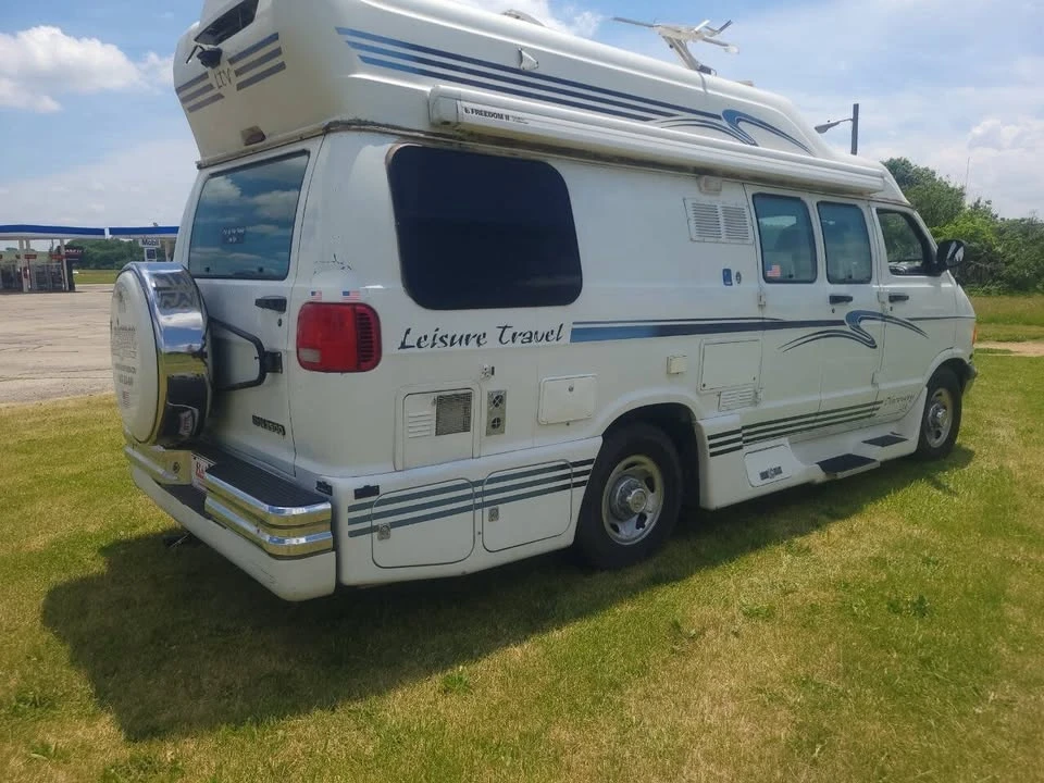 2000 Dodge Ram Van - Image 4 of 11