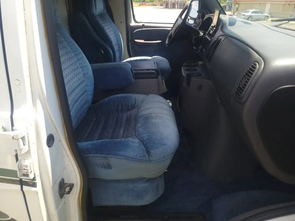 2000 Dodge Ram Van - Image 5 of 11