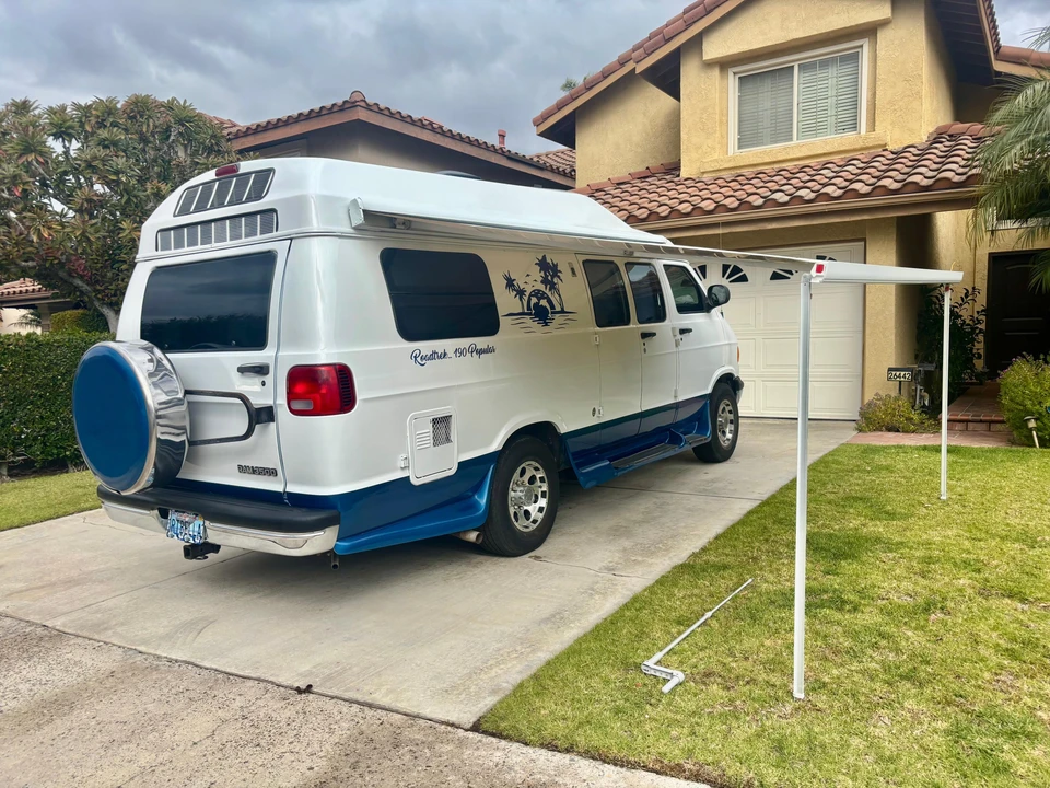 2000 Dodge Ram Van - Image 13 of 31
