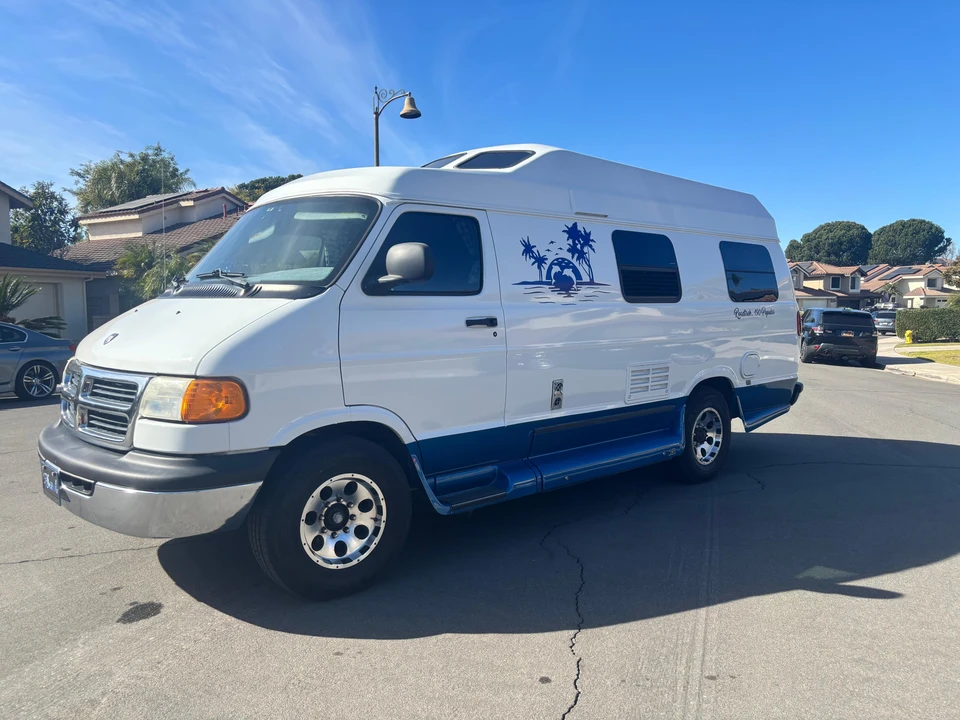 2000 Dodge Ram Van - Image 7 of 31