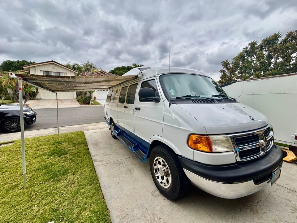 2000 Dodge Ram Van - Image 22 of 31