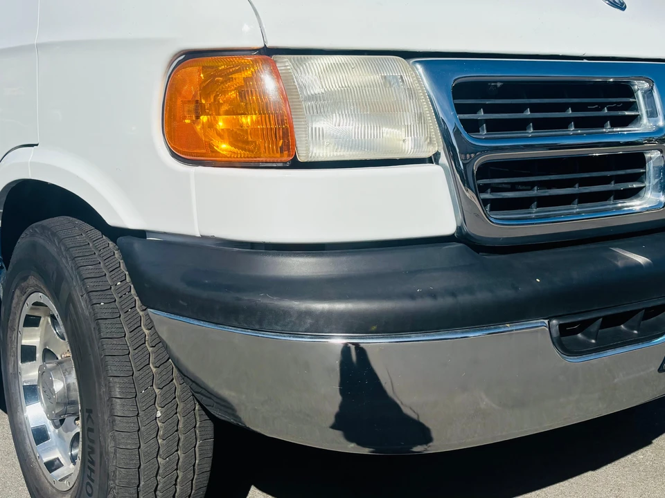 2000 Dodge Ram Van - Image 23 of 31