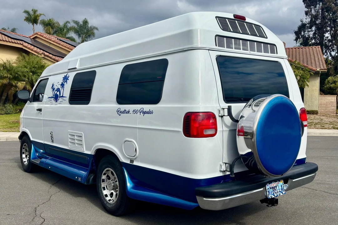 2000 Dodge Ram Van - Image 4 of 31