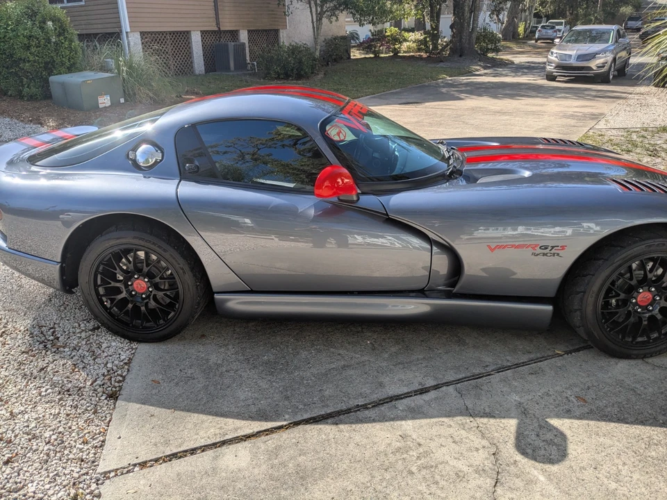 2000 Dodge Viper GTS 2nd Gen - Image 2 of 4