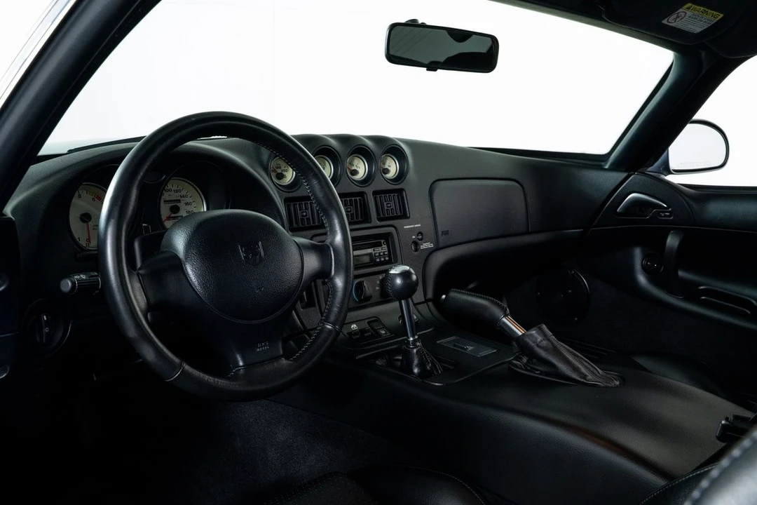 2000 Dodge Viper GTS 2nd Gen - Image 2 of 21