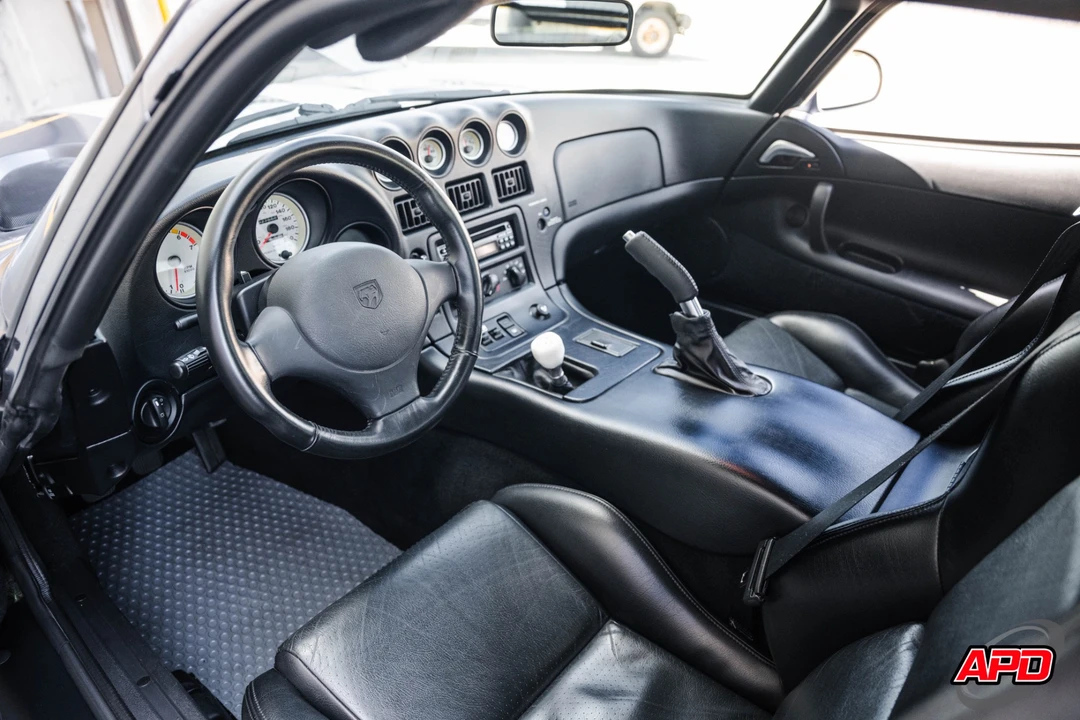2000 Dodge Viper GTS 2nd Gen - Image 2 of 31