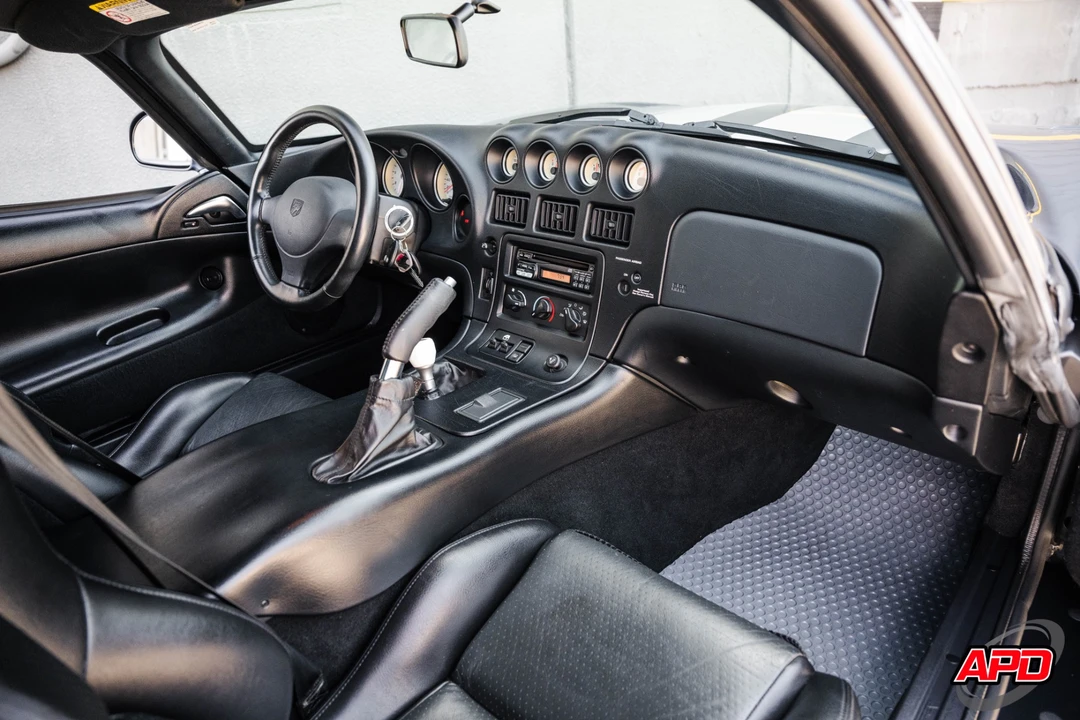 2000 Dodge Viper GTS 2nd Gen - Image 22 of 31