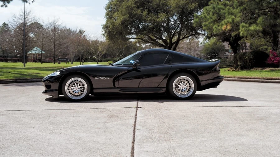 2000 Dodge Viper GTS 2nd Gen - Image 2 of 12