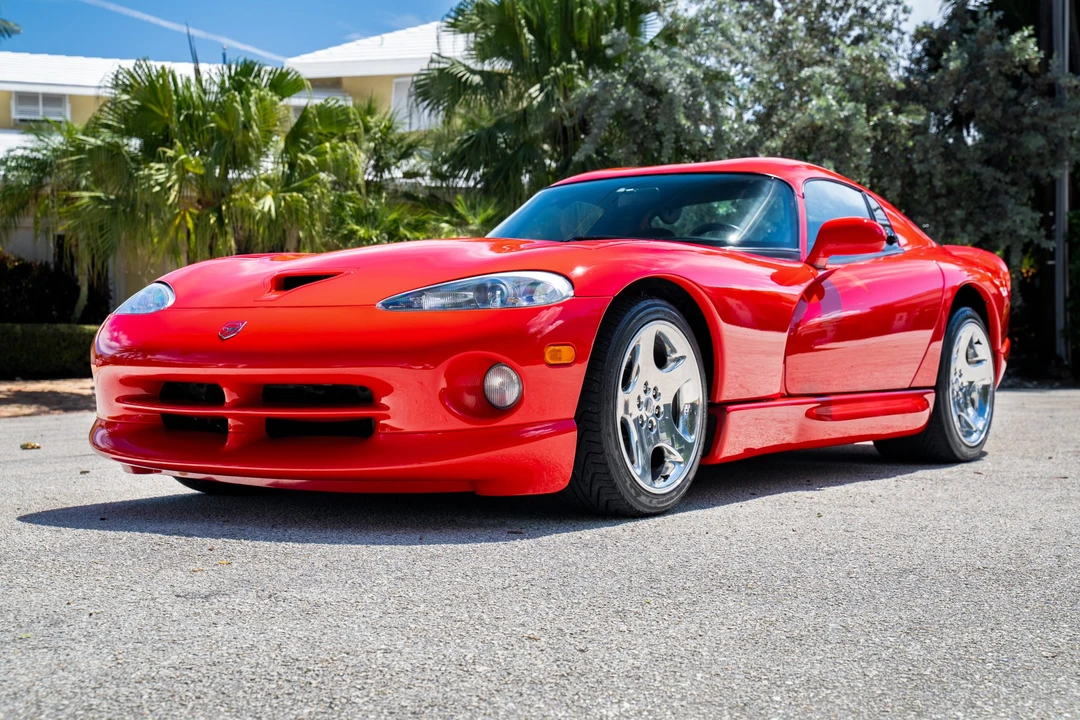 2000 Dodge Viper GTS 2nd Gen - Image 2 of 31