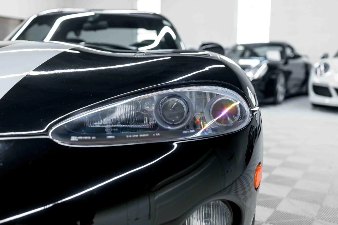 2000 Dodge Viper GTS 2nd Gen - Image 14 of 31
